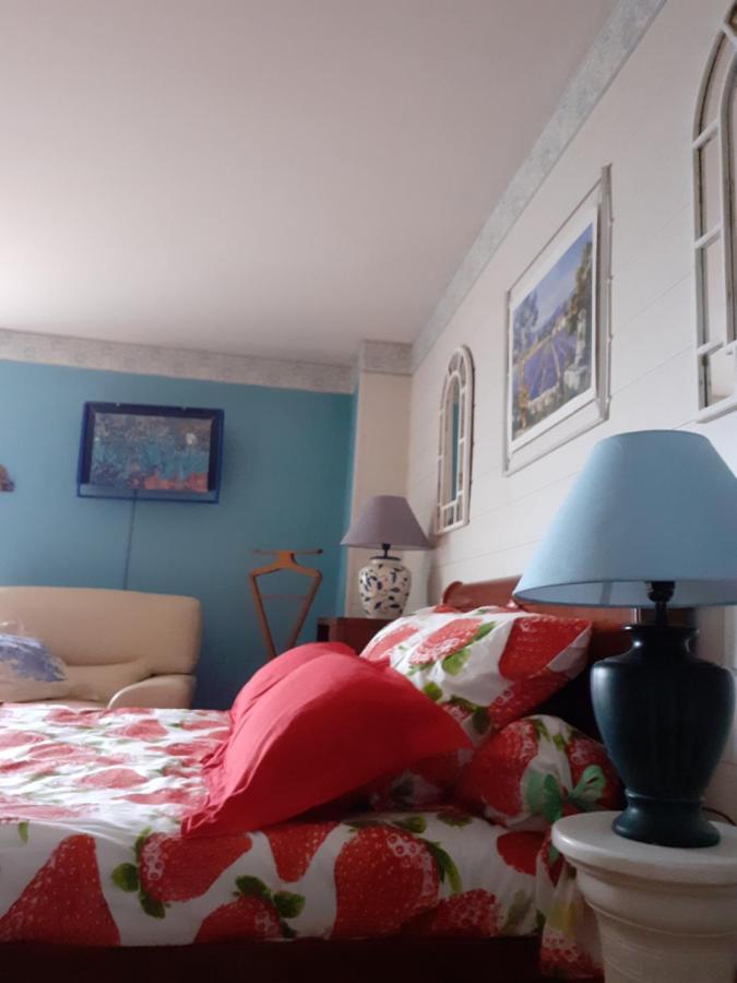 Hotel 7042Douce Nuit Saint-Germain-Laval  Esterno foto