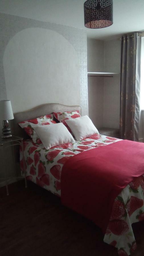Hotel 7042Douce Nuit Saint-Germain-Laval  Esterno foto